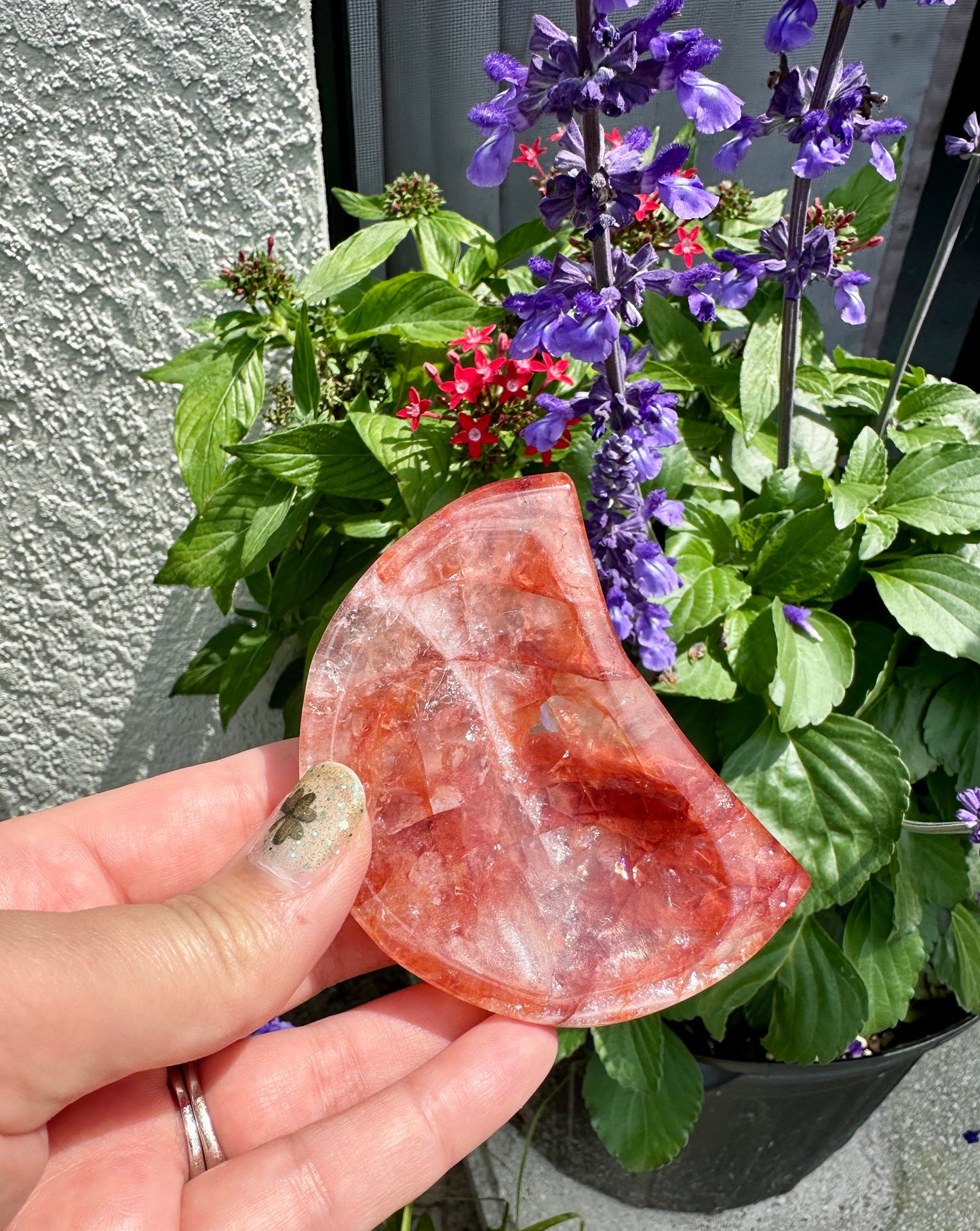 Captivating Fire Quartz Moon Bowl - Harness the Power of Fire & Moon, Ideal for Energy Cleansing and Home Decor, Unique Gemstone Piece